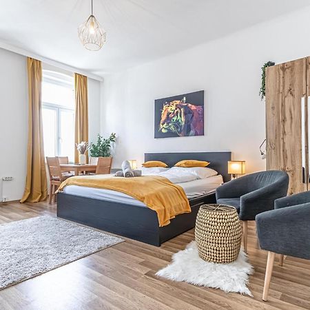 Explore Vienna: 1Br Retreat Near Westbahnhof Luaran gambar