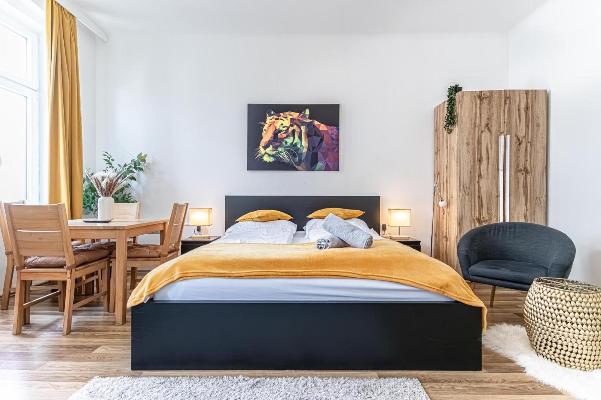 Explore Vienna: 1Br Retreat Near Westbahnhof Luaran gambar