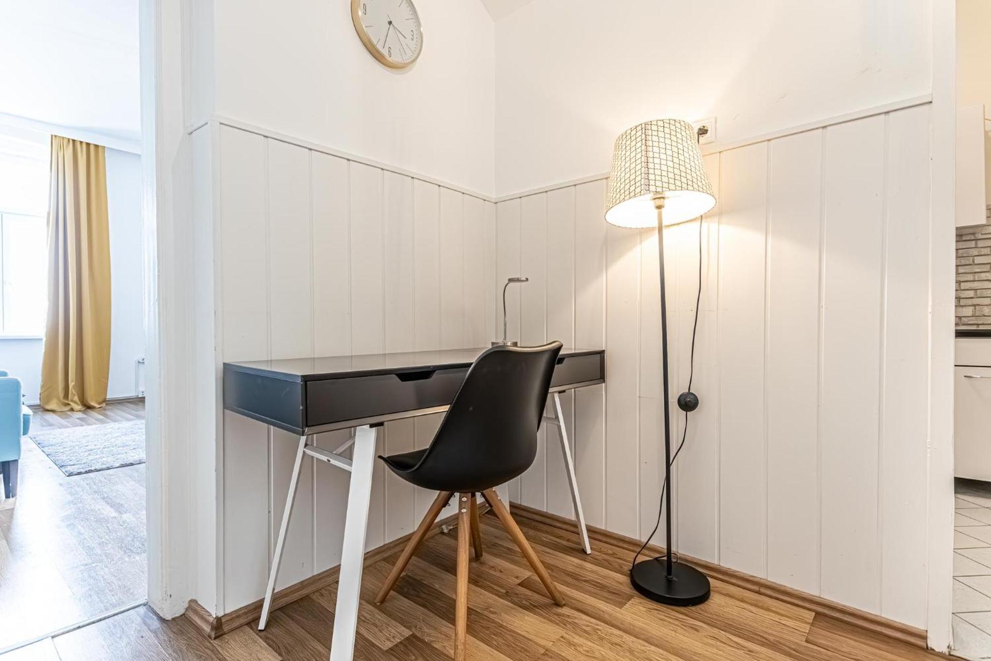 Explore Vienna: 1Br Retreat Near Westbahnhof Luaran gambar