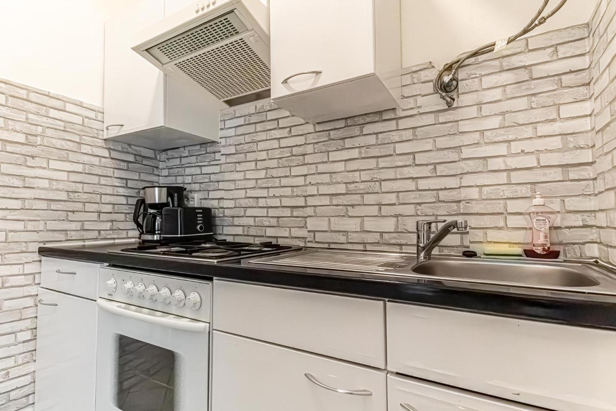 Explore Vienna: 1Br Retreat Near Westbahnhof Luaran gambar